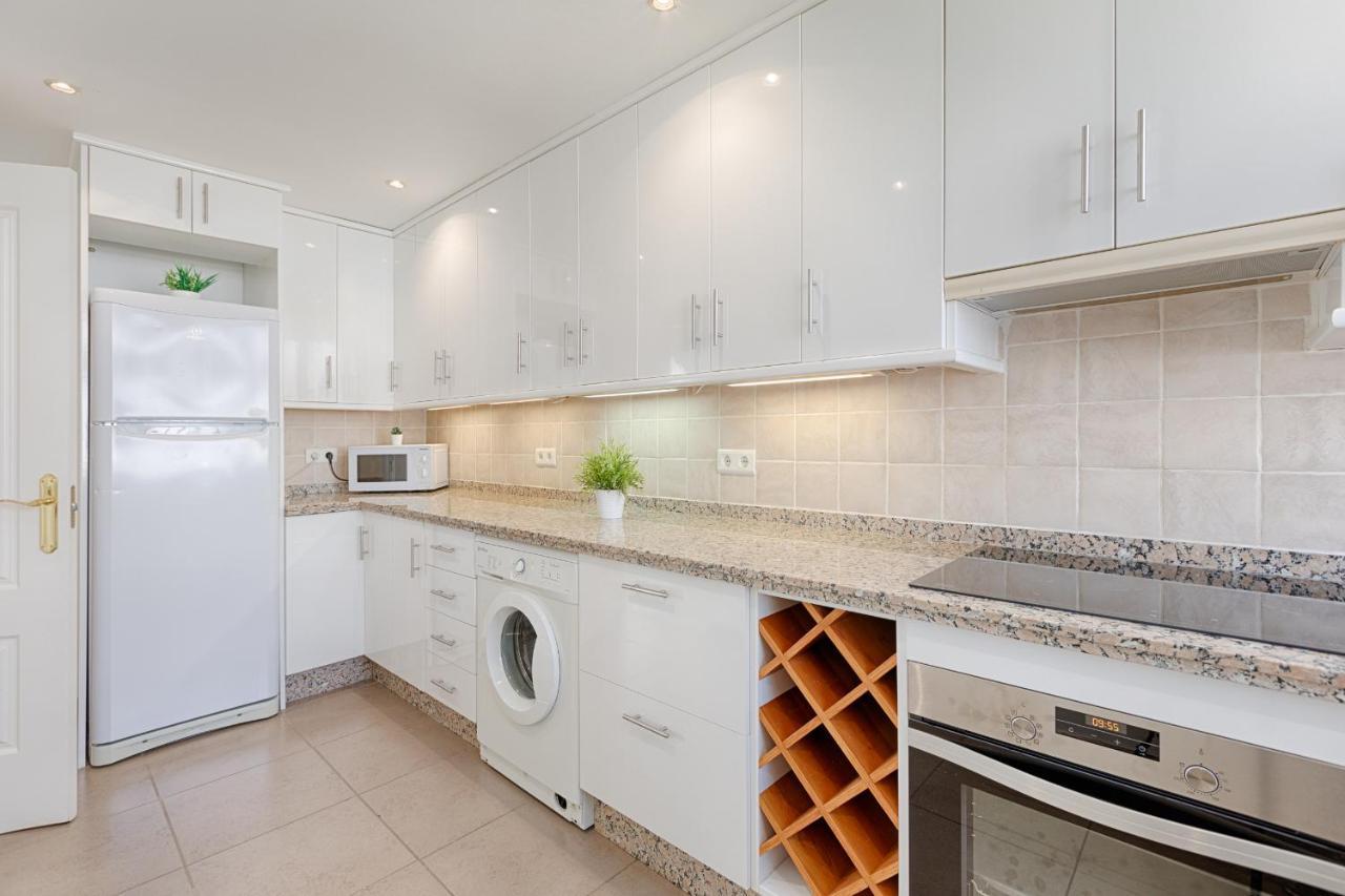 Front Sea View Apartment Estepona Dış mekan fotoğraf