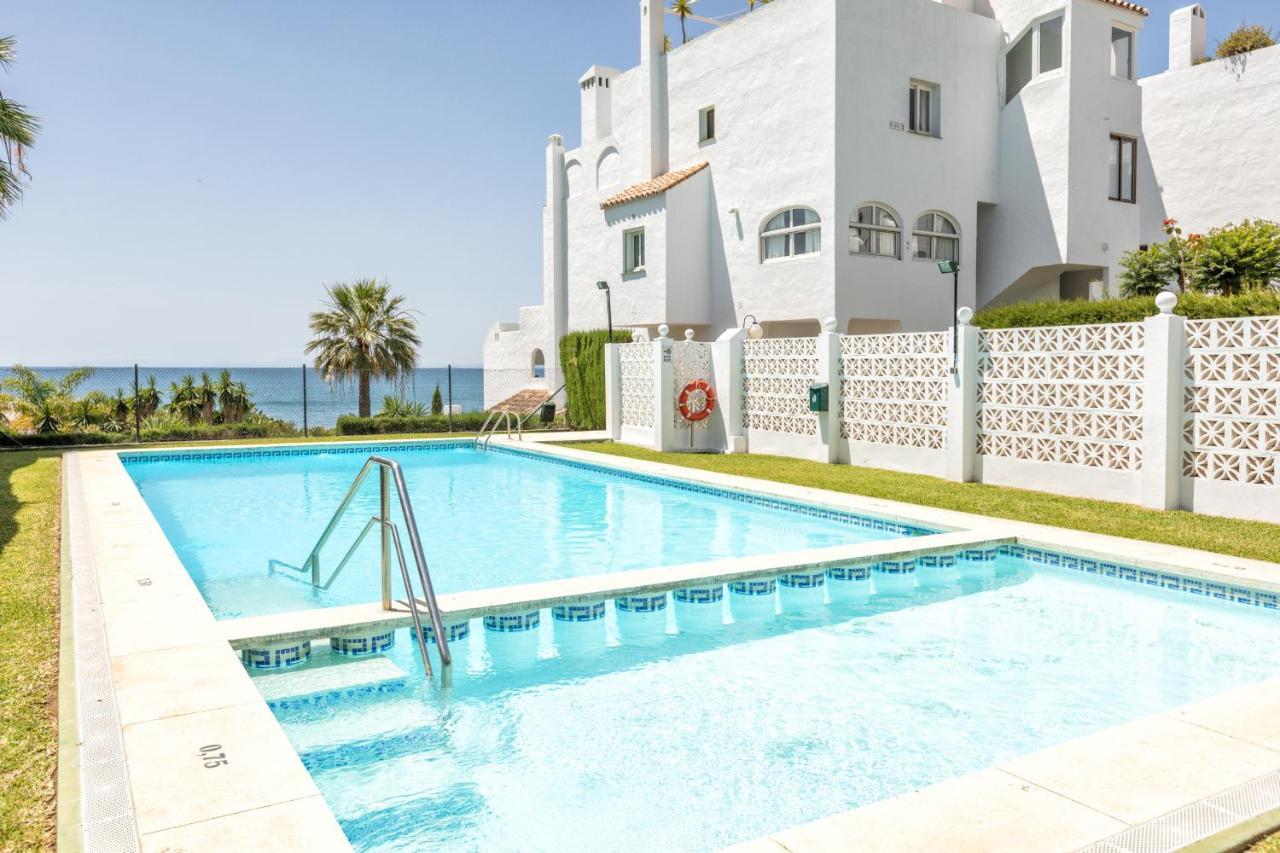 Front Sea View Apartment Estepona Dış mekan fotoğraf