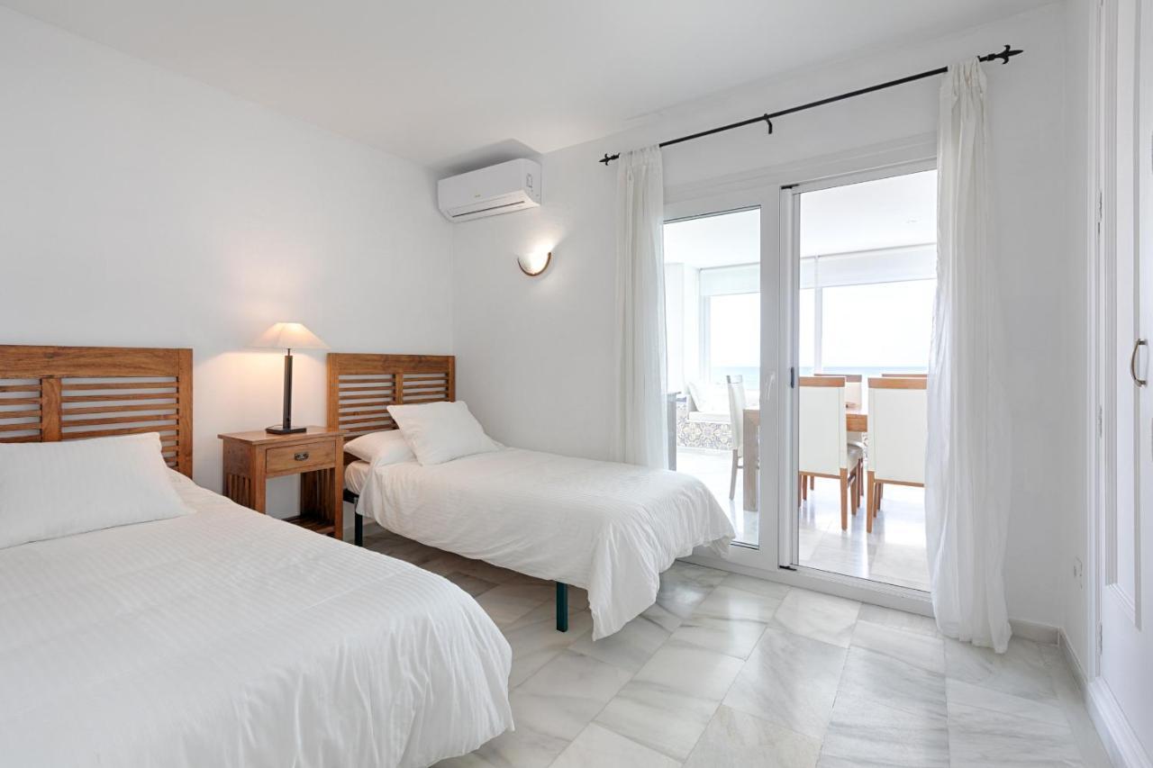 Front Sea View Apartment Estepona Dış mekan fotoğraf