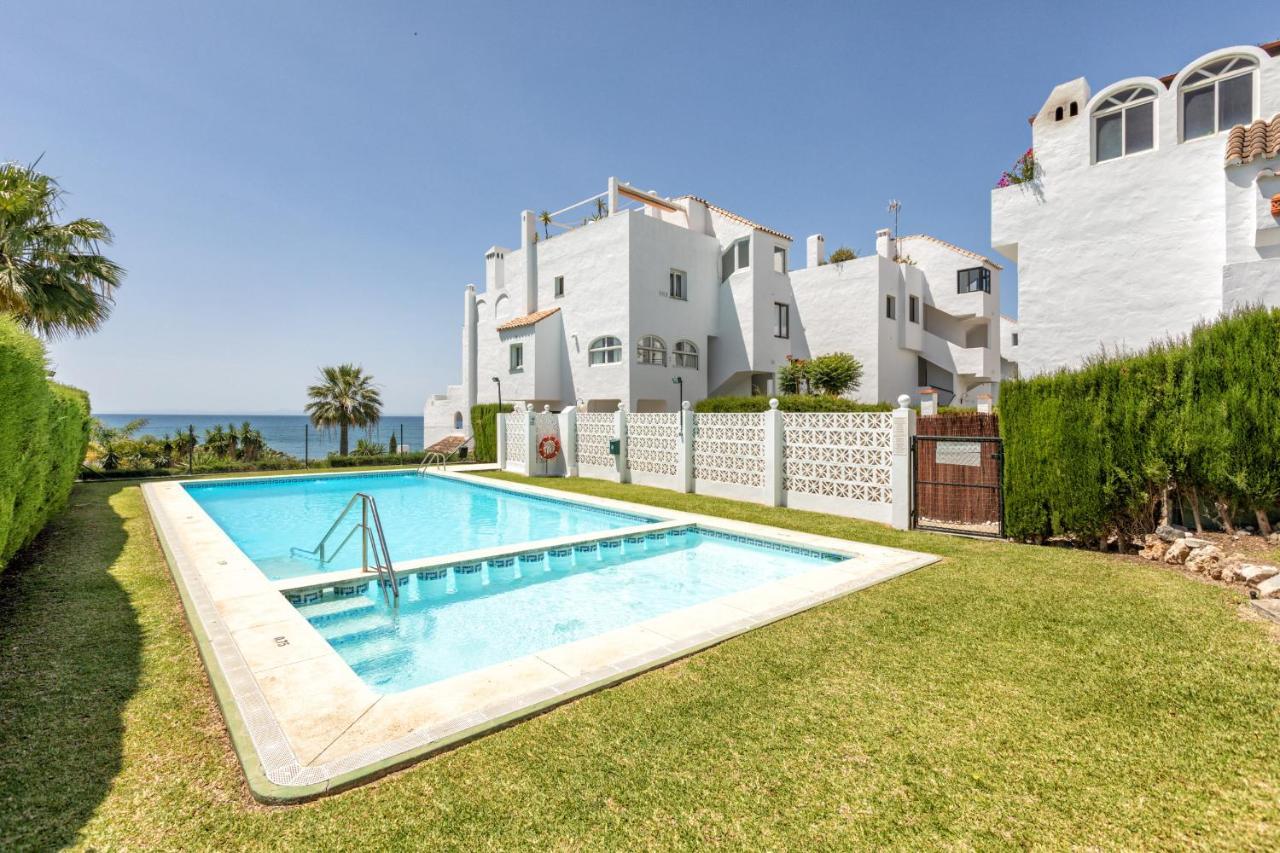 Front Sea View Apartment Estepona Dış mekan fotoğraf
